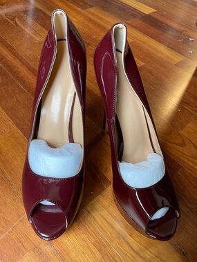 Women's Patent Peep-Toe Heels in Burgundy
